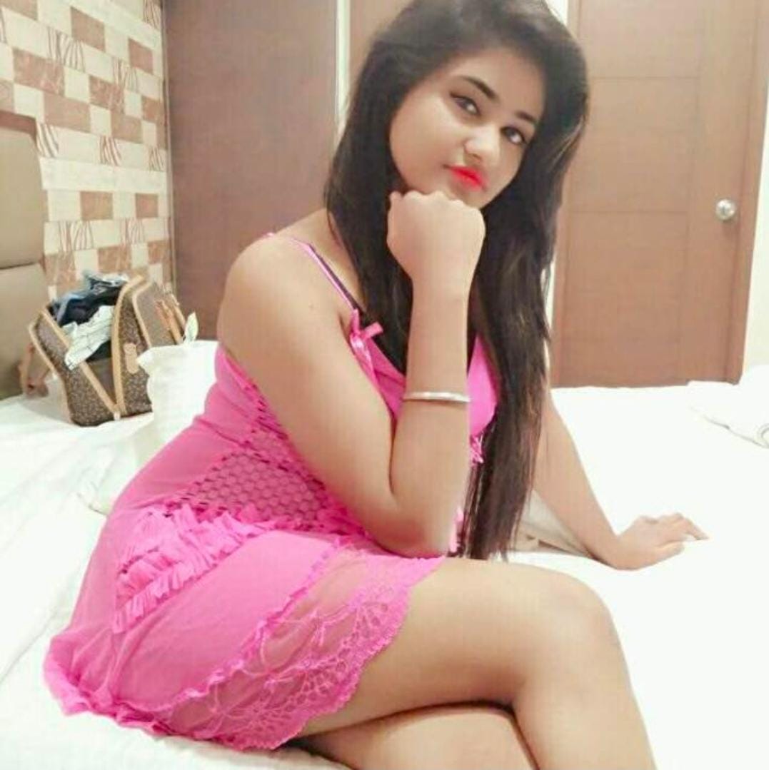 Call Girls In Sect-18 Noida 9821811363 Top Escorts ServiCe In Delhi Ncr