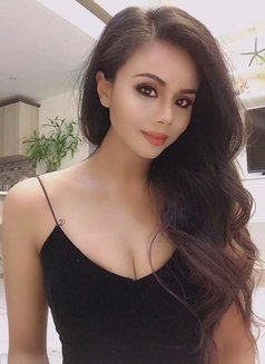 Get trusted girls escort services in Doha