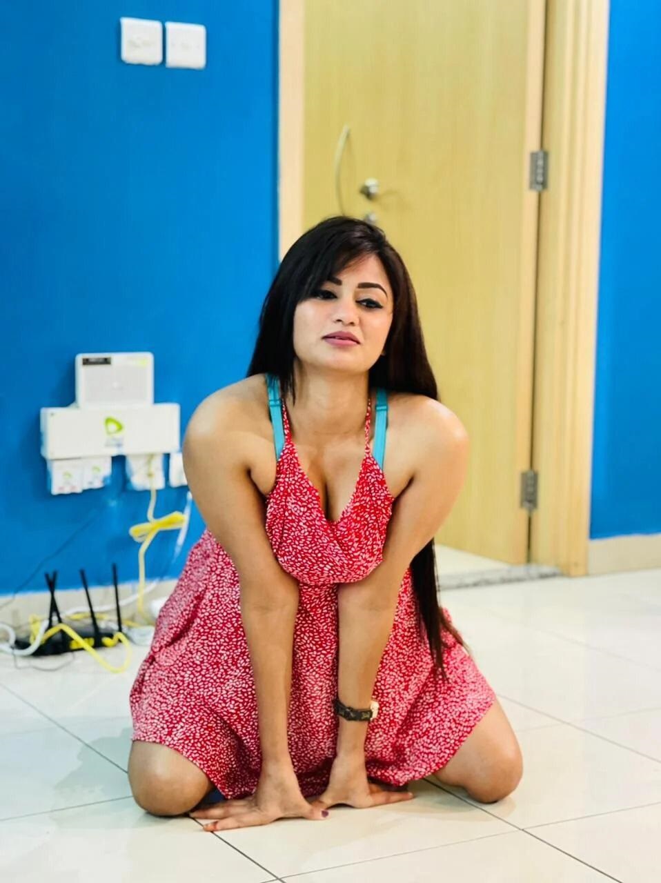 Escorts Dubai | She is beautiful: pretty natural face