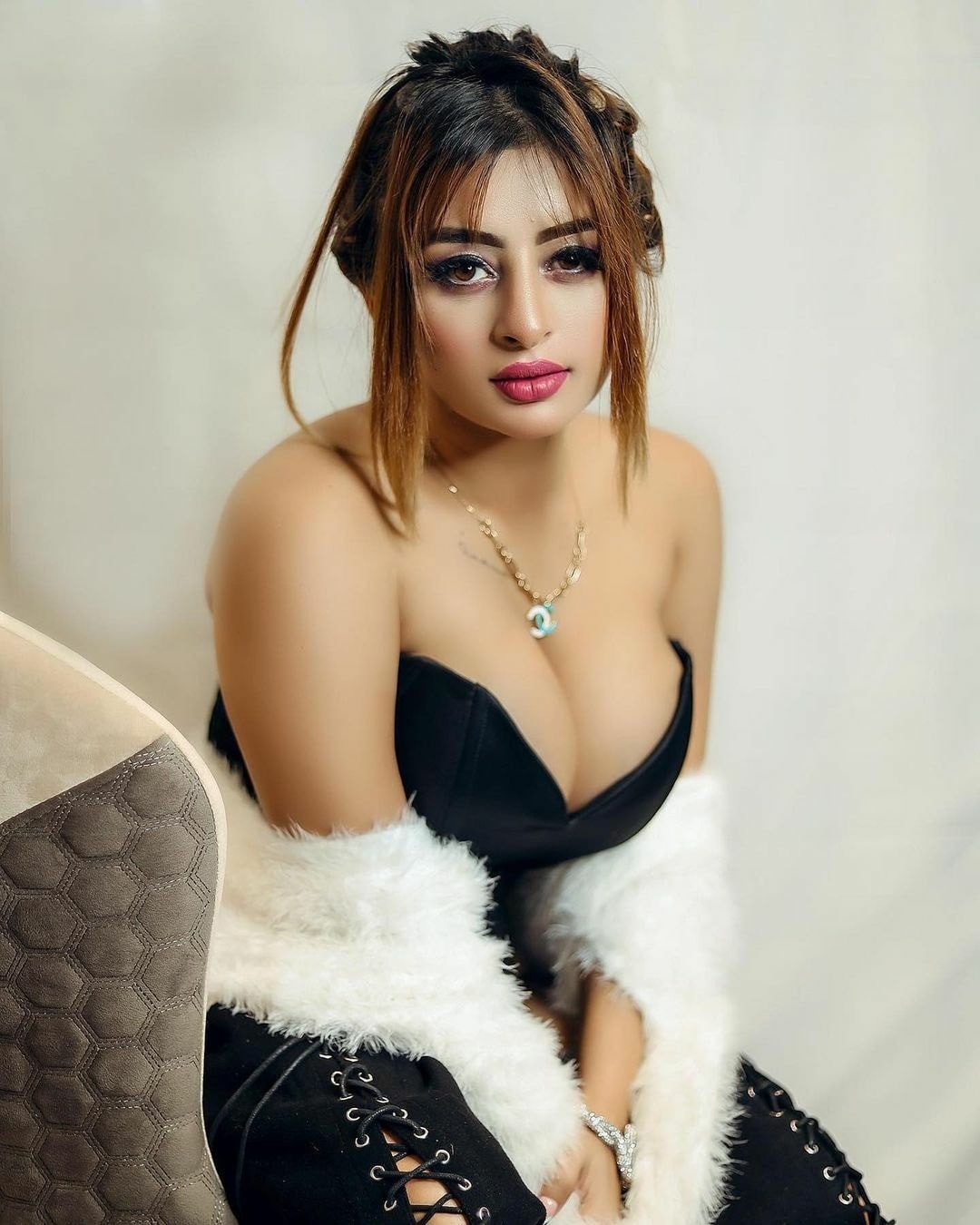 Lahore Call Girls	+923011114937